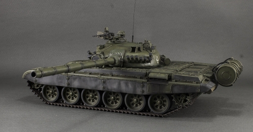 35A038      AH.    Советский основной боевой танк Т-72 M1 с полным интерьером.