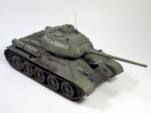 3527    МА.    Советский средний танк Т-34/85 ранних выпусков завода №112 "Красное Сормово"