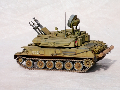 3521    Д.    Советская зенитная установка ЗСУ-23-4В1 (ШИЛКА).