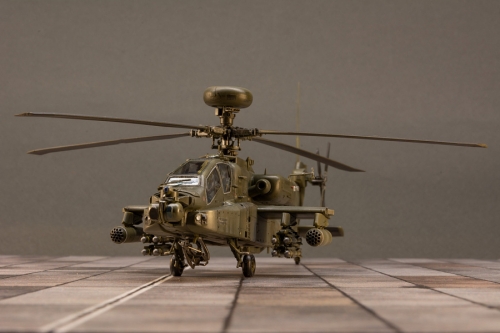 12488     Ac.   Американский ударный вертолет AH-64A "Apache".
