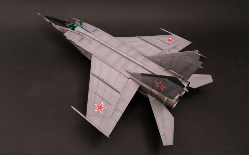 72172    ИС.   Советский самолет-разведчик МиГ-25 РБТ