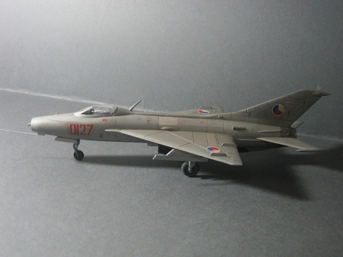 12442   Aк.   Истребитель MiG-21 "Fishbed"