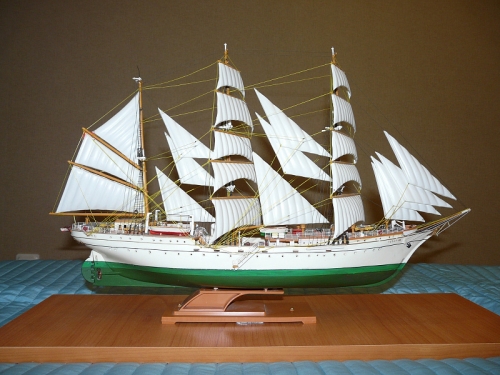 40008  А.   Советский парусник "Товарищ"
