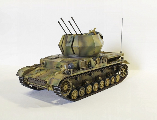 35233    T.    Немецкая зенитная установка Flakpanzer IV "Wirbelwind"и 4 фигуры.