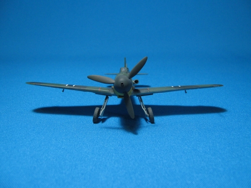 7236     З.     Немецкий истребитель "Мессершмитт"   Bf 109 F2/F4.