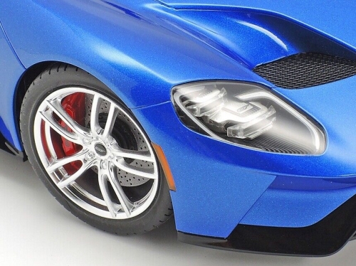 24346     T.     Американский спортивный автомобиль "Ford" GT.