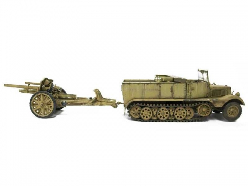 AF35S48     AF.     Немецкий тягач Sd.Kfz.11 и гаубица  leFH18.