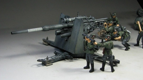 35017   Т.    Немецкие 88мм пушка Gun Flak 36/37, мотоцикл KS750 и расчет 9 фигур.