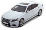 03879     FU.   Японский полноразмерный седан представительского класса Lexus LS600hL Hybrid