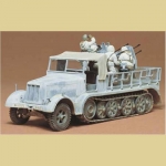 35050    Т.   Немецкий 8т. тягач  Sd.kfz.7/1 с 4-х ств. 20мм зениткой и 5 фигур.