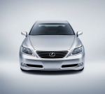 03801     Fu.     Японский полноразмерный седан класса люкс  Lexus LS460L.