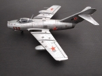 7317     З.    Советский истребитель "МиГ-15"