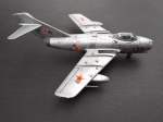 7317     З.    Советский истребитель "МиГ-15"