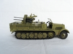 6525      Д.     Немецкий тягач SD.KFZ. 7/1 с зенитной установкой 20 мм FLAKVIERLING 38.