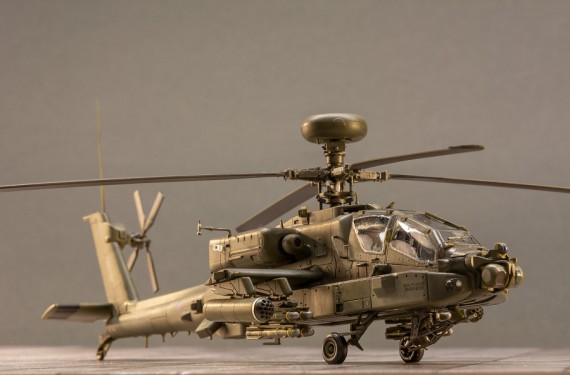 12488     Ac.   Американский ударный вертолет AH-64A 