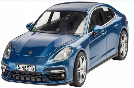 07034     Re.    Немецкий автомобиль Porsche Panamera 2.