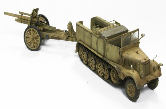 AF35S48     AF.     Немецкий тягач Sd.Kfz.11 и гаубица  leFH18.