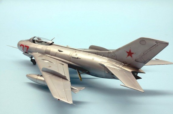 02207  Тр.   Советский сверхзвуковой истребитель MiG-19S Farmer C (F-6)